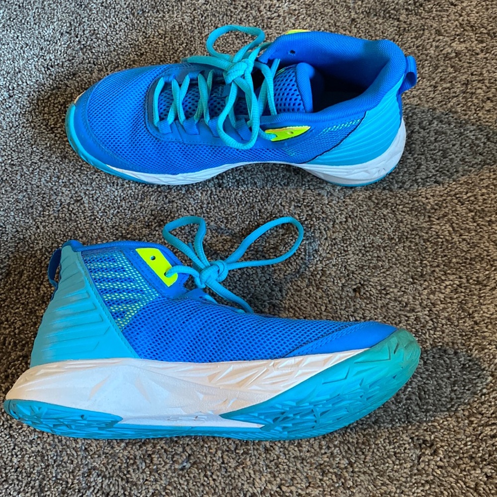 Under Armour Basketball shoes SZ 4.5Y